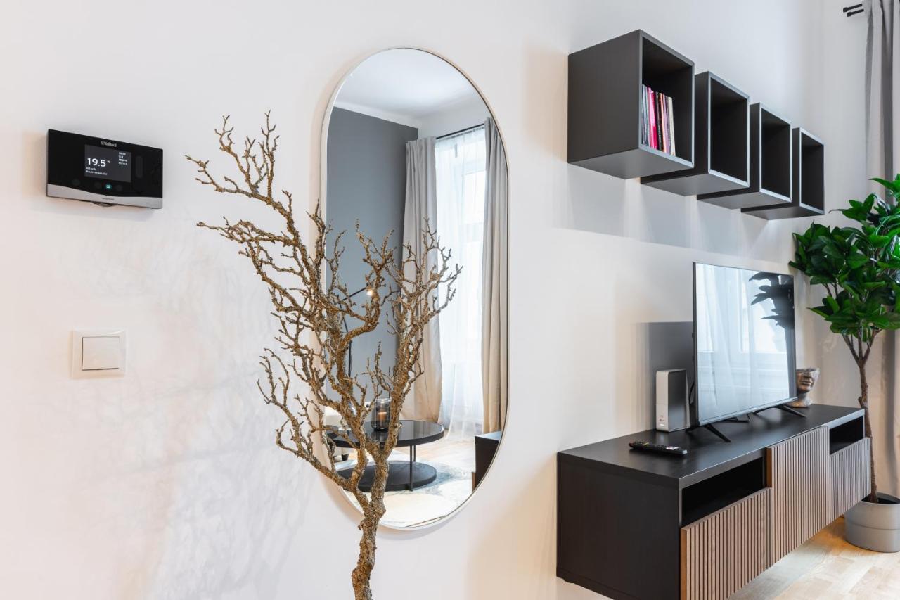 Trendy Apt With - Smart Tv, Coffee Machine In Meidling Wien Eksteriør billede