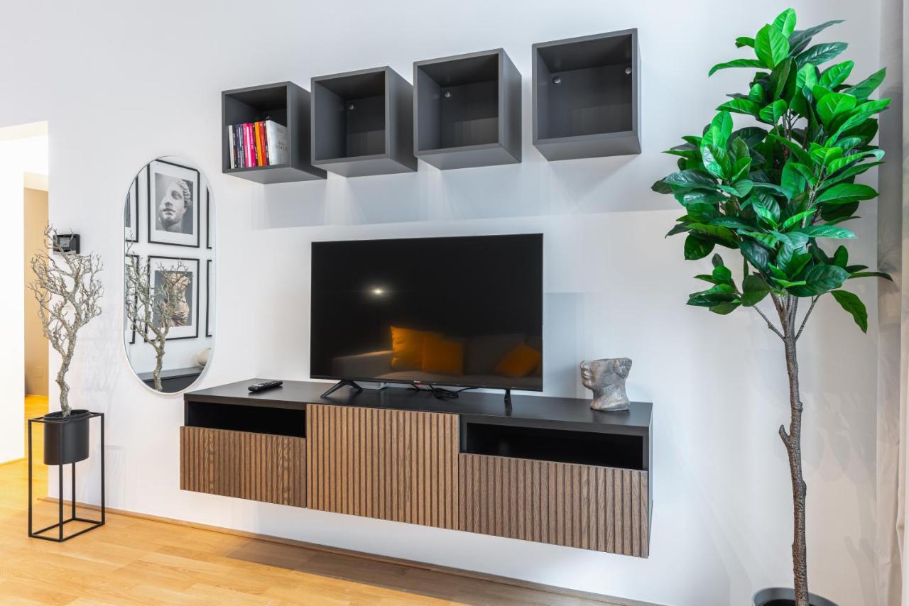 Trendy Apt With - Smart Tv, Coffee Machine In Meidling Wien Eksteriør billede